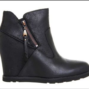 Ugg Myrna Wedge Booties in size 6